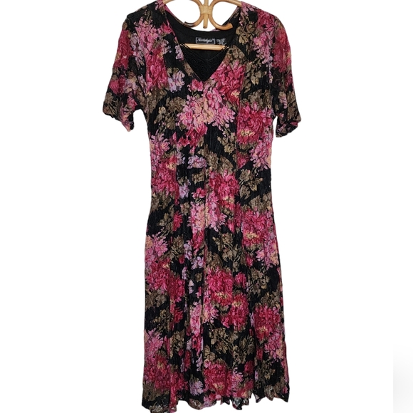 Vintage Nostalgia floral lace dress - Picture 2 of 12